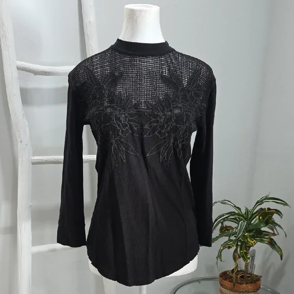 Women's Black Lace Yoke Long Sleeve Embroided Top - Picture 2 of 12